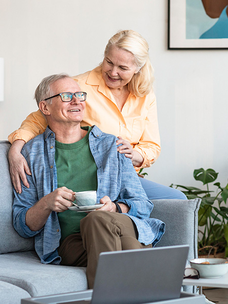 medium-shot-senior-couple-indoors